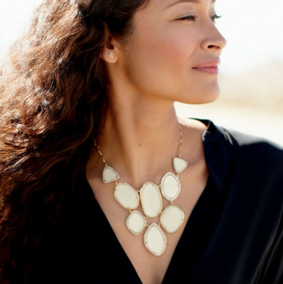 Stella and Dot Fiona Bib Necklace - Picture 3 of 5